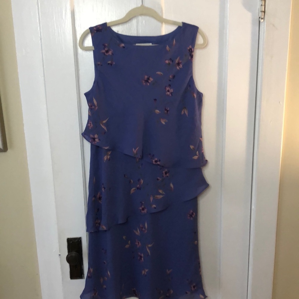 Studio C Periwinkle Floral Tiered Crew Neck Sleeveless Tank Knee Length Dress 14